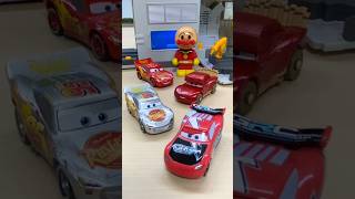 カーズトミカ ライトニング・マックィーン かまどに整備工場でスタイルチェンジ