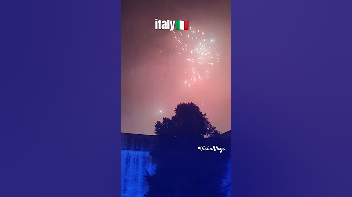 italy lecce new year fireworks celebration🇮🇹 #shorts #ytshorts #tranding #shortsfeeds #fireworks