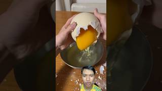 😱 Ternyata telur burung unta besar banget #shortvideo #egg #cooking