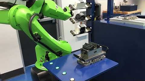 Live demo of machine tending for low volume / high variation workpieces