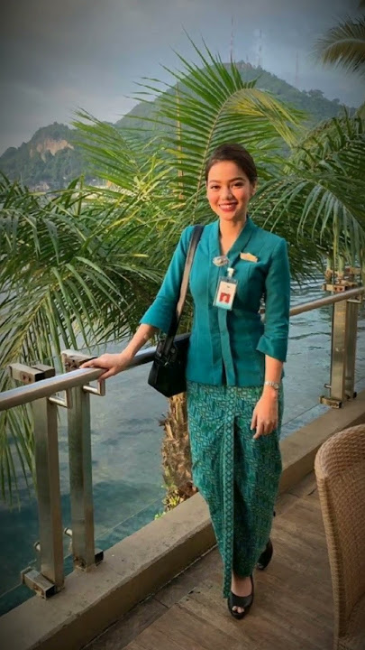 JJ versi pramugari Garuda Indonesia next komenn apa lagi