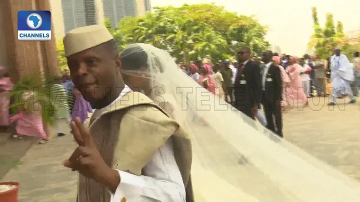 VP Osinbajo Gives Damilola To Oluseun Bakare In Ma...