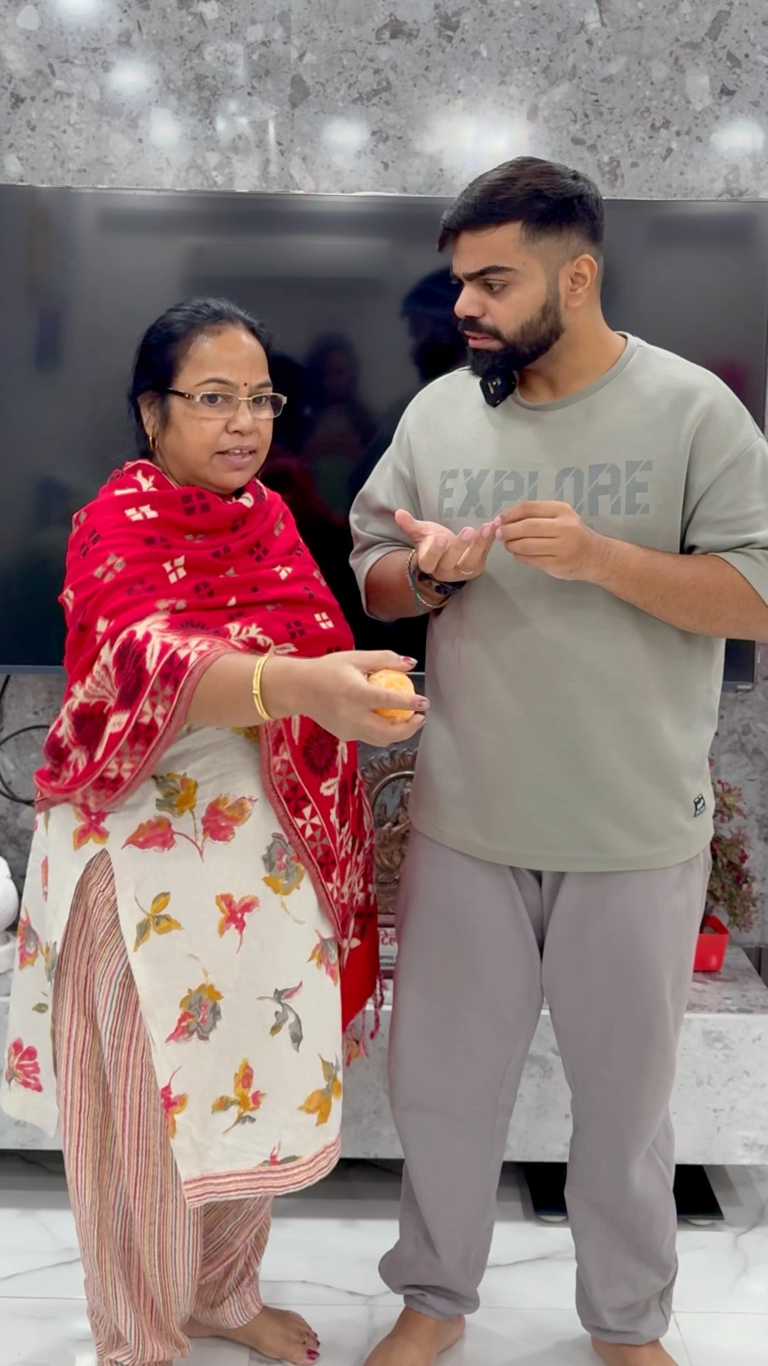 Gaurav say mummy nai orange kyu chin liya #shorts #youtubeshorts #gauravaroravlogs