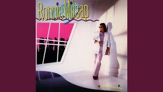 Vignette de la vidéo "Ronnie Milsap - I Guess I Just Missed You"