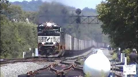 This train is WHEELIN! Latrobe, PA. 8/20/2012