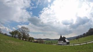 Schauerwolken über dem LWL-Frelichtmuseum in Detmold