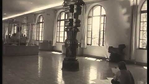 Fereydoun Rahnema — Pesar-e Iran az Madarash Bikhabar Ast (1976): Museum Scene