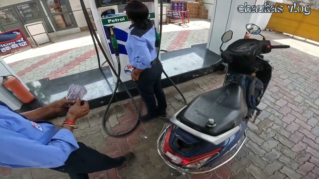 जा रहे है आलमबाग पेट्रोल डलवाने