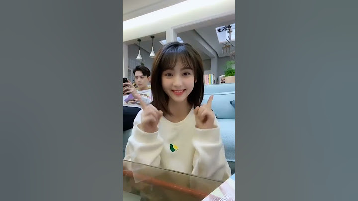 电视剧《我的小确幸》片场花絮 空下来就拍抖音的邢菲老师及认真看手机的唐晓天😄✌ Drama My Little Happiness Xingfei TangXiaoTian - 天天要闻