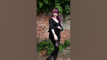 😌 Why wait for a runway? Every moment is a chance to ✨shine✨ #gothfashion #gothoutfit #gothic