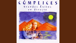 Video thumbnail of "Cómplices - Es por ti"