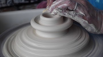 Quick Pottery Video - Throwing a Lid Off the Hump