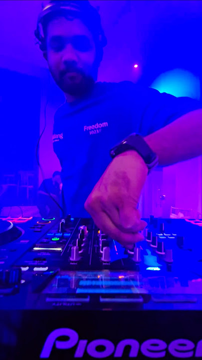 Djni8🕺#dj #yt #shortsfeed #viralshorts2025 #djnight #wedding #music #djmusic #ytshorts