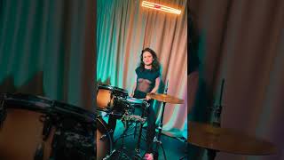 Phil Collins - In The Air Tonight / drum girl cover
