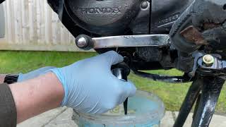 Honda Cg125 Oil Change DIY How To 4K