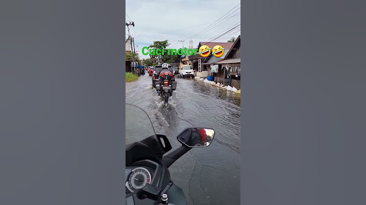 cuci motor sambil jalan jalan😁😁. #shorts