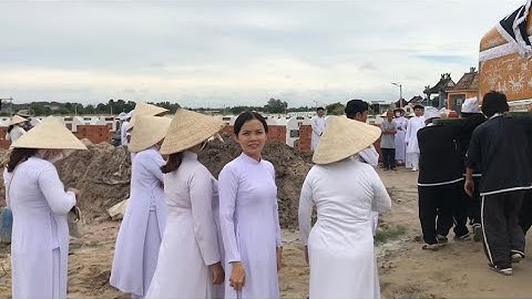 Con đưa tiễn mẹ, huỳnh thị trang 90 tuổi