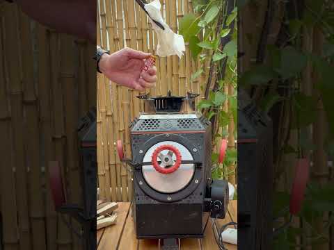 موقد الحطب الذي لا يدخن يمكن أن يحرق الدخان في النار