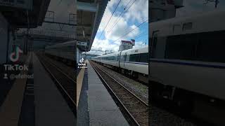 JR西日本北陸線しらさぎ1号坂田駅通過動画です