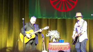 Todd Snider and John Prine - Illegal Smile (Ryman Auditorium, Nashville, TN 4/20/19)