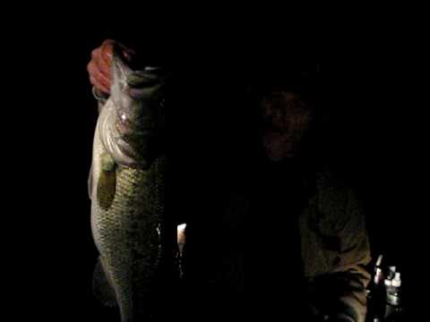 BRETT RICHARDSON - The Hunt For Trophy Night Bass ...