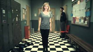 Video voorbeeld van "Uffie - Difficult (HD)"