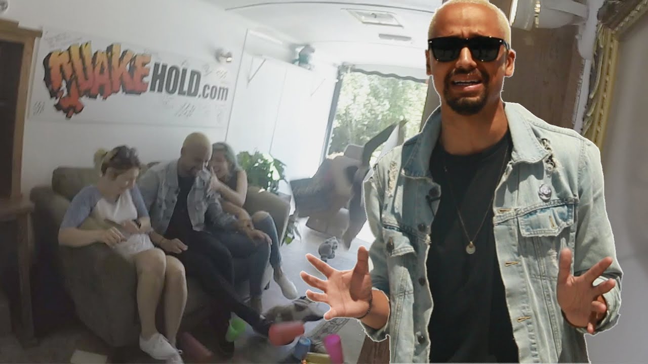 People Try A 7.5 Earthquake Simulator