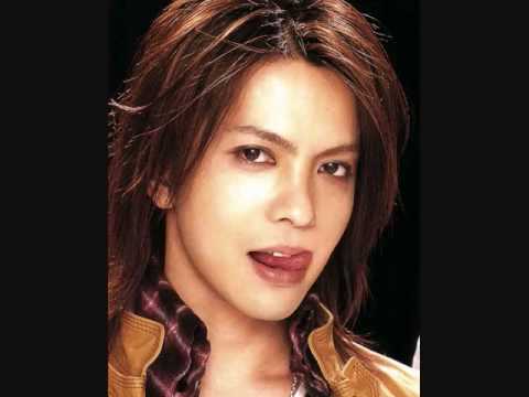 この歳になると、どこかでね、裏切られるかもしれないなと思ってくるんですよね。相手をどんだけ信用していてもね。でも、どれだけ裏切られるかもしれないと思ってても、人を想う気持ちがないと人生って凄く寂しいと思うHyde(L'Arc~en~Ciel)