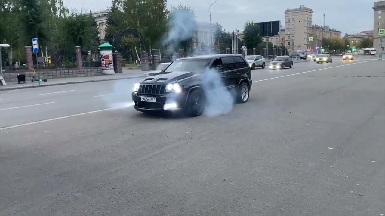 JEEP GRAND CHEROKEE SRT8 WK1 BURNOUT - YouTube