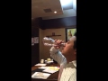 デキャンタってそうやって飲むんでしたっけ？
