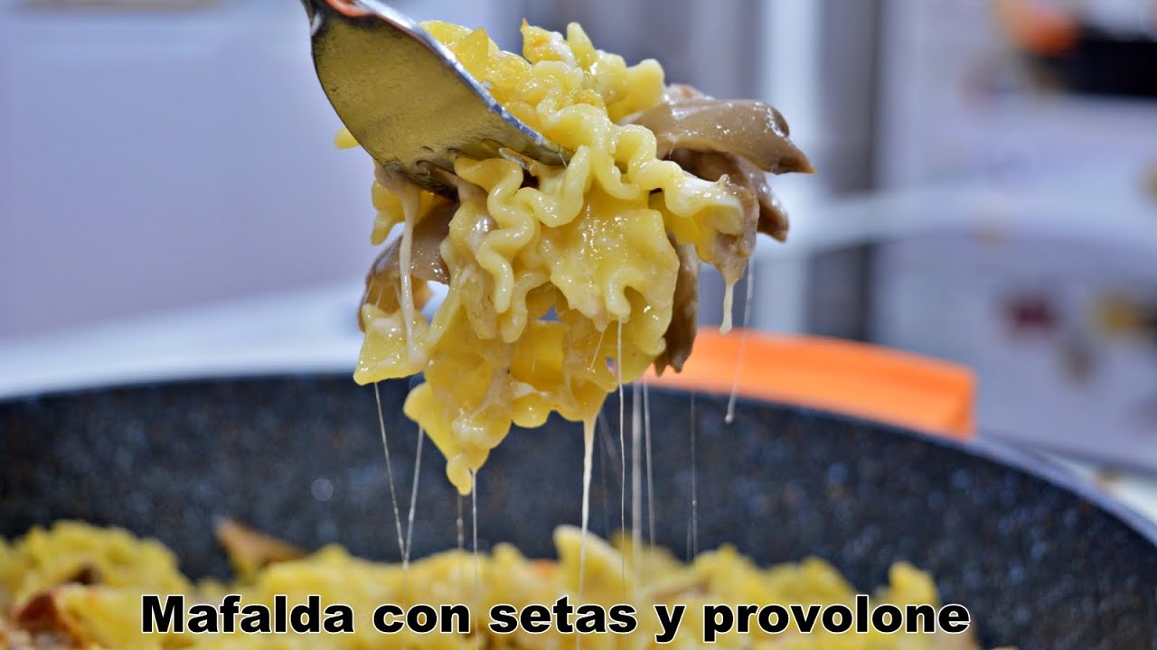 Mafalda corta con setas y provolone 1 receta llena de sabor