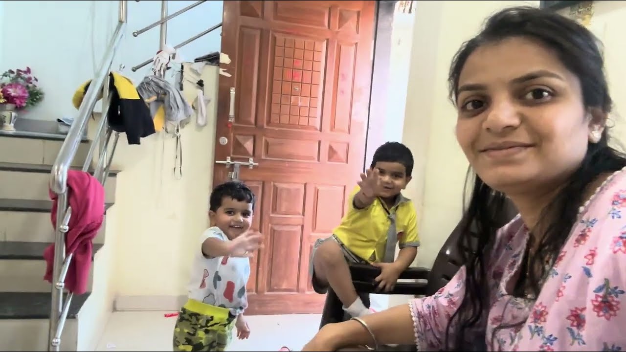 मिस्टर गेले जळगाव ला 🙂/Devansh tiffin घेऊन जातो आणि तो न खाता कुणाला देतो🤦🙆