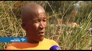 Download Lagu Fire fighters still trying to contain Slovo Park fire MP3