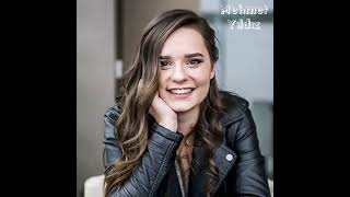 Nilüfer - Dünya Dönüyor - Ece Hakim