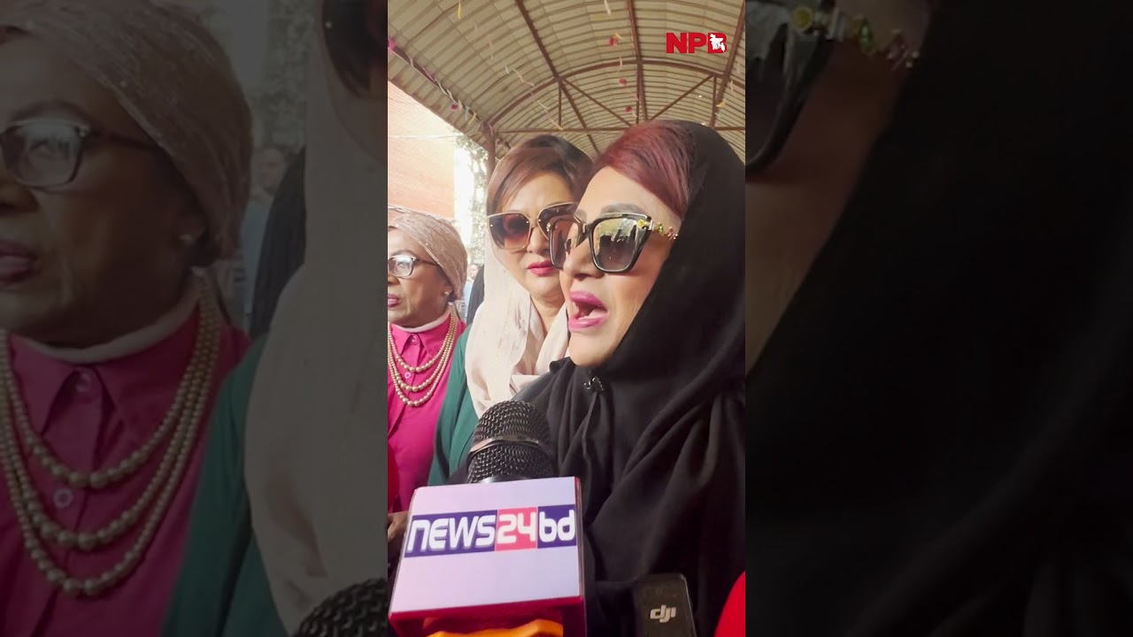 কী যে আনন্দ, কী যে সুখ : ভোটকেন্দ্রে চিত্রনায়িকা ববিতা 