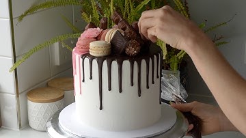 Half and Half Drip Cake Tutorial