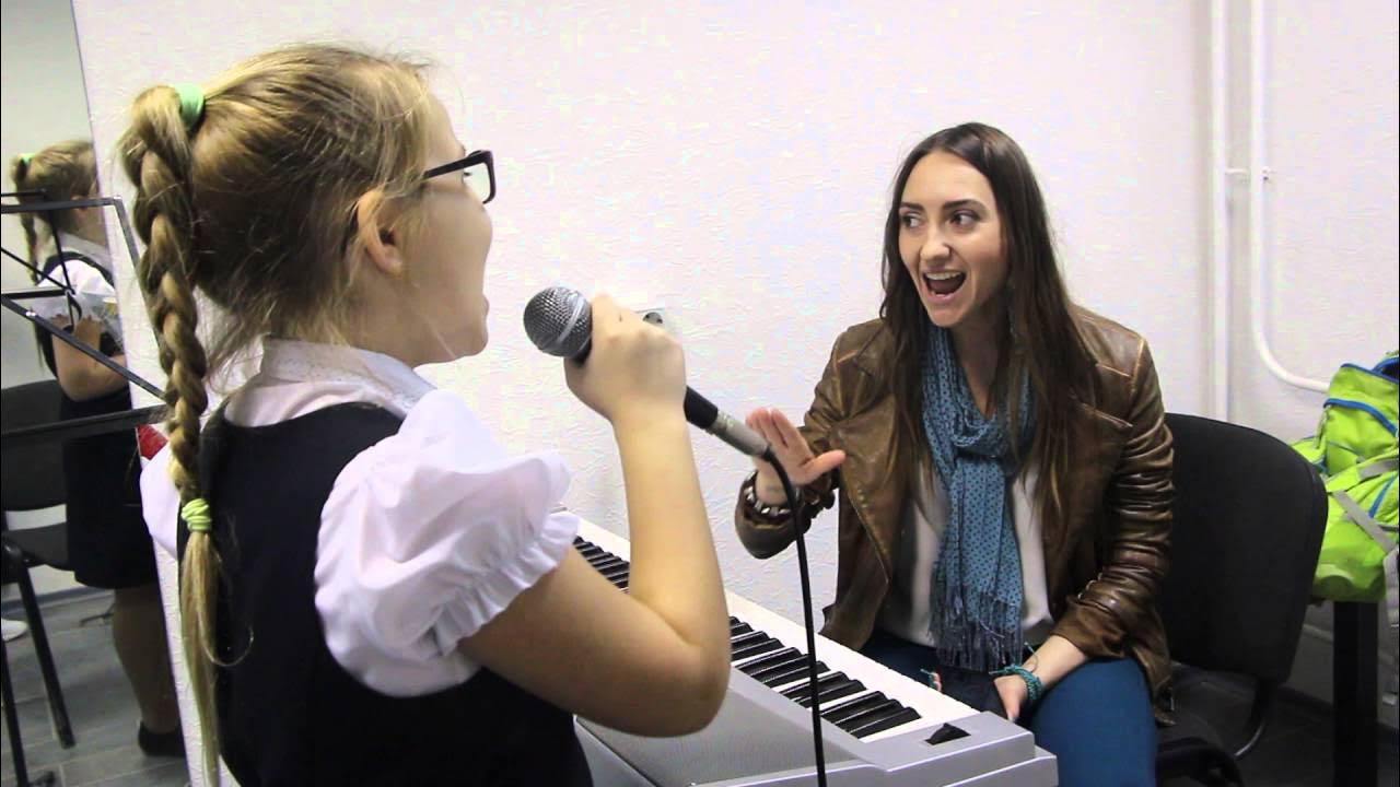 Set надпись. Девушка поет. Trance collection. Музыка фото. Уроки вокала в новосибирске.