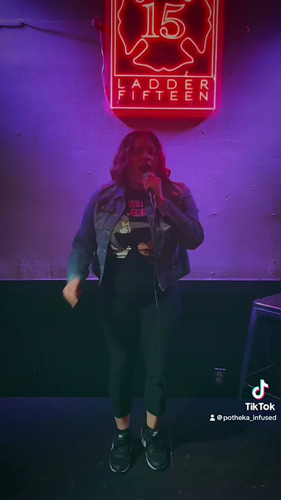 Philly Karaoke!!Let’s get into it!!! #philly #karaoke #centercity #singer #singing #music