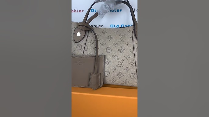 Louis Vuitton LV Hina PM new Grey Leather ref.274817 - Joli Closet