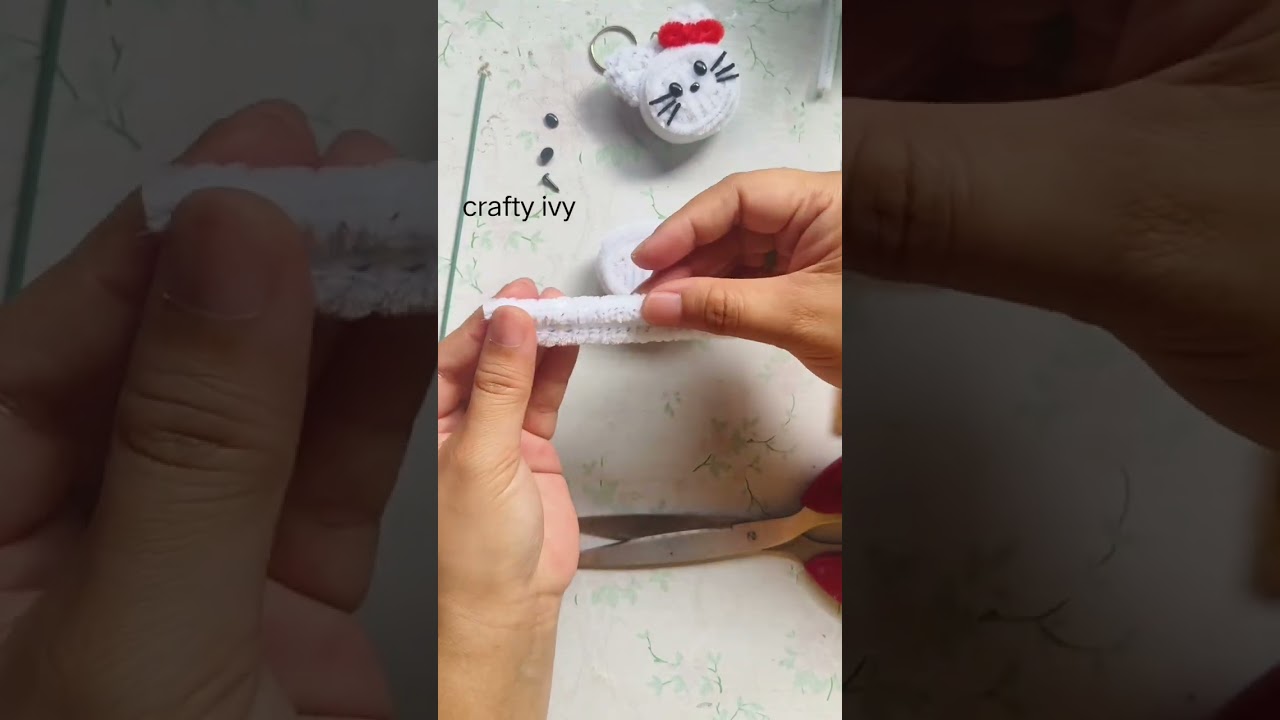 How to make hello kitty keychain from fuzzy wire, pipe cleaner, or chenille stem