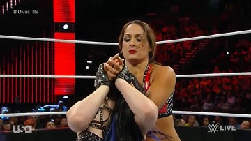WWE Raw: Nikki Bella vs Paige Divas Championship Match