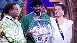 Vinoth logs out of bb9 house