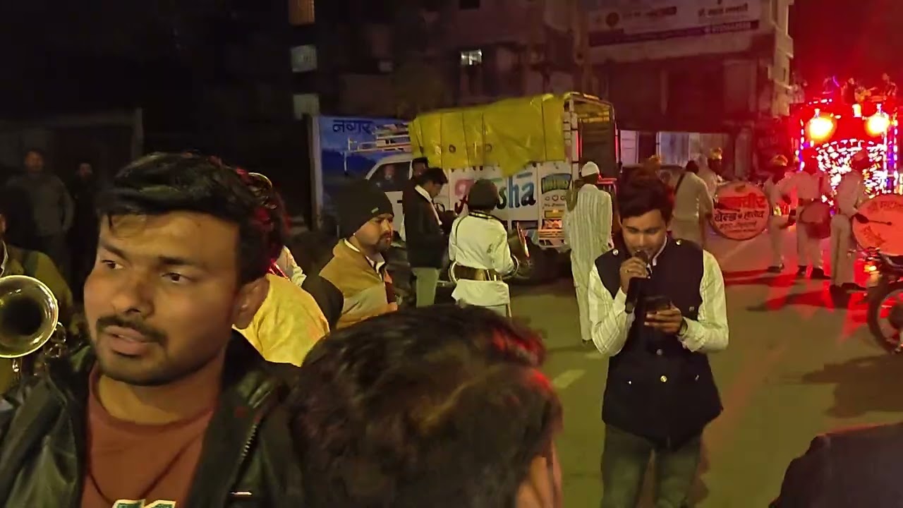 श्री महावीर बैंड हातोद इंदौर मा नौशाद भाई मो 9329479550