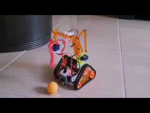 Micro:bit Car Grasps Ping-pang Ball
