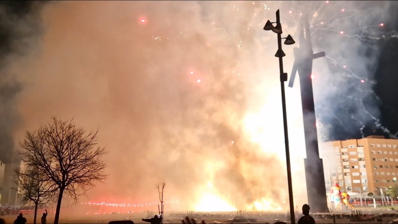 Katwijk Mascleta Nocturna 18-3 - Fallas Valencia 2025