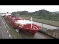 How does the panama canal work