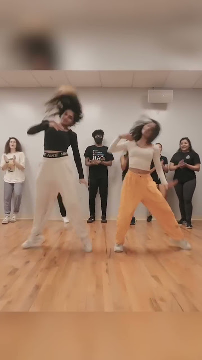 Lat Lag Gayee | DesiFuze | Bollywood x Shuffle