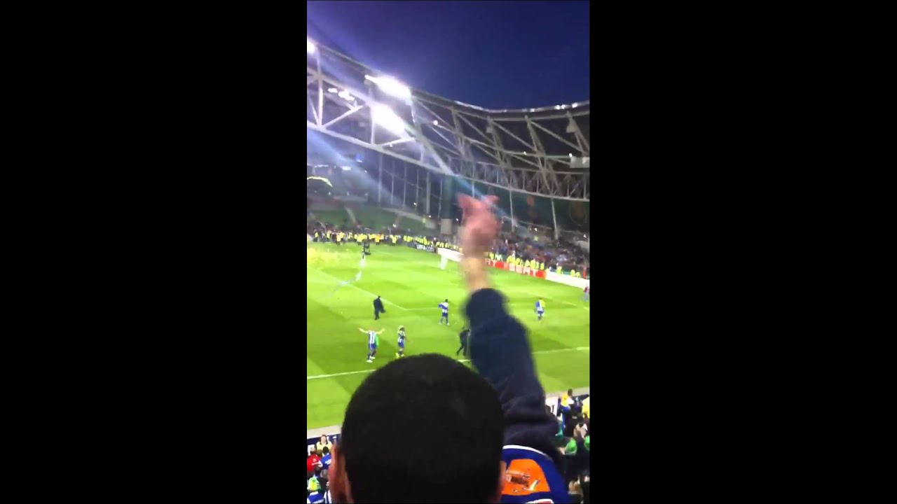 Trophy with Porto champion players