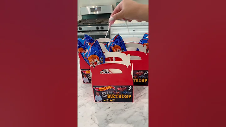 DIY custom party favor boxes #diy #partyfavors #tutorial