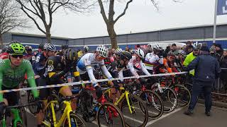 Concentratie bij de start NK veldrijden Surhuisterveen 2018